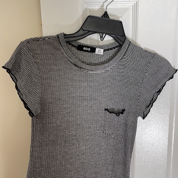 Scalloped Edge Shift Dress - Picture 2 of 3